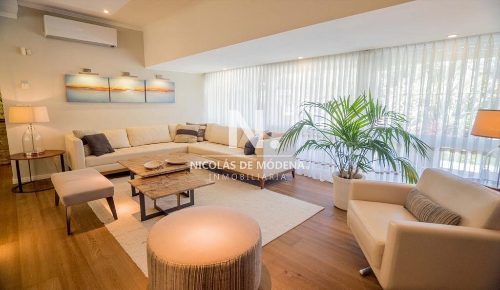 Parada 10 de Playa Mansa. Hermoso chalet de 6 en