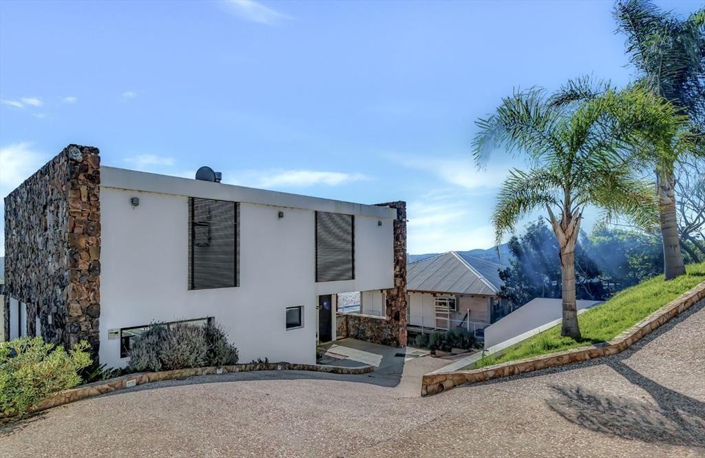 Casa a la Venta Frente al Mar en Piriápolis