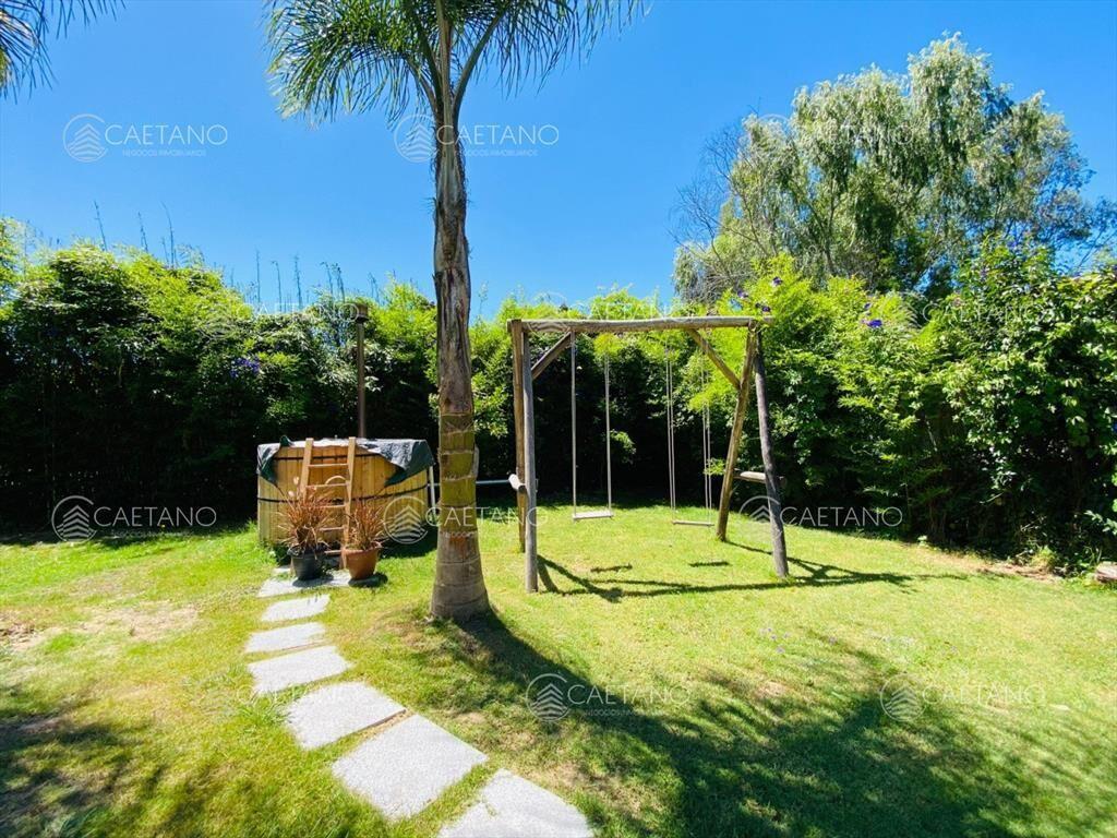 Moderna casa en venta a estrenar a pocas cuadras de la Play