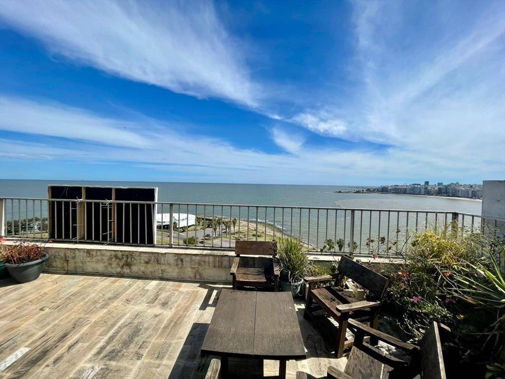 Venta de Penthouse con 3 dormitorios y doble garaje en Rambl