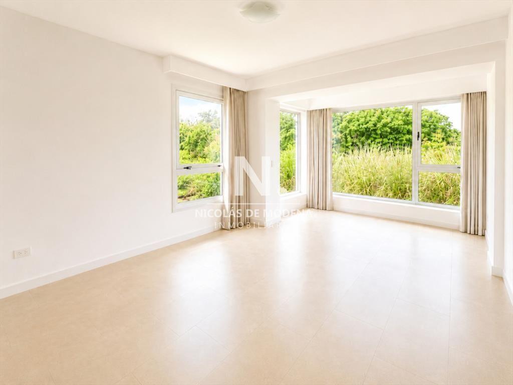 En venta apartamento con parrillero propio de 3 y
