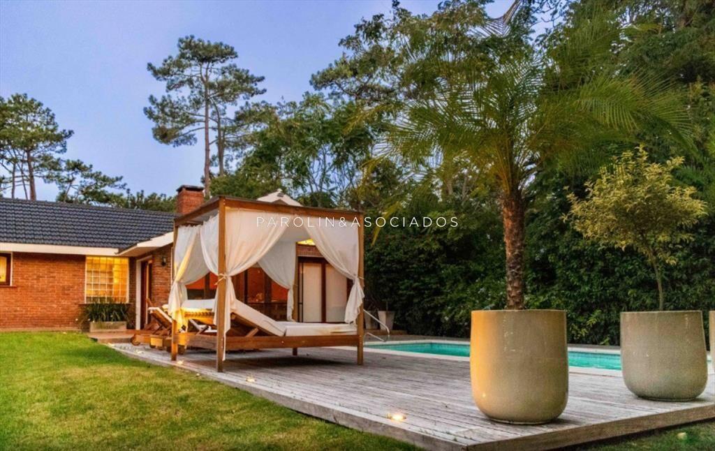 Casa en venta de 4 dormitorios en playa Mansa,