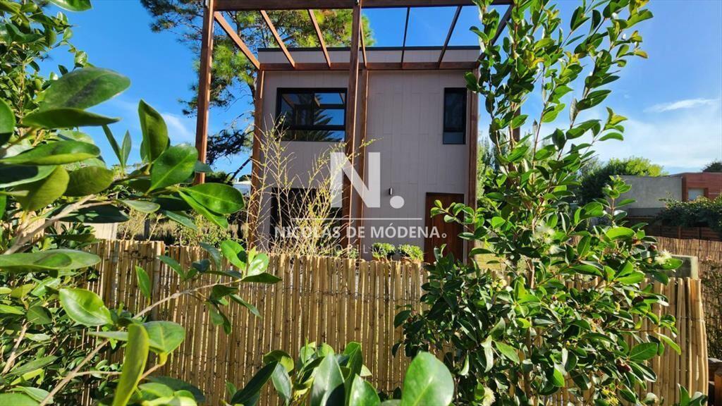 En venta espectacular casa en La Barra de 4