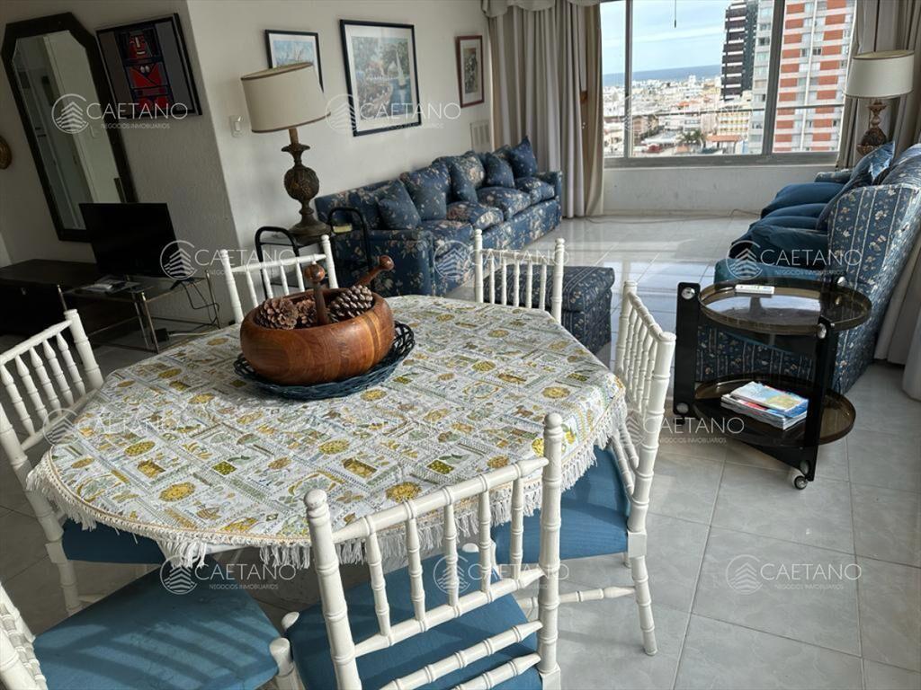 Peninsula piso alto con excelente vista