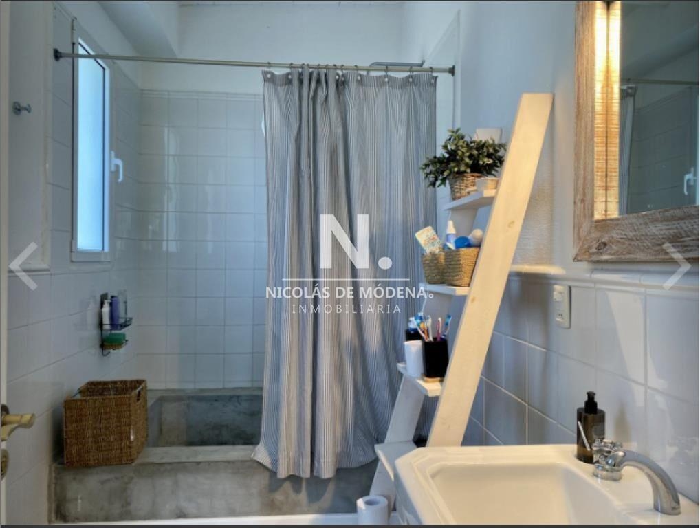 Vende casa de 4 dormitorios, en la Barra- El