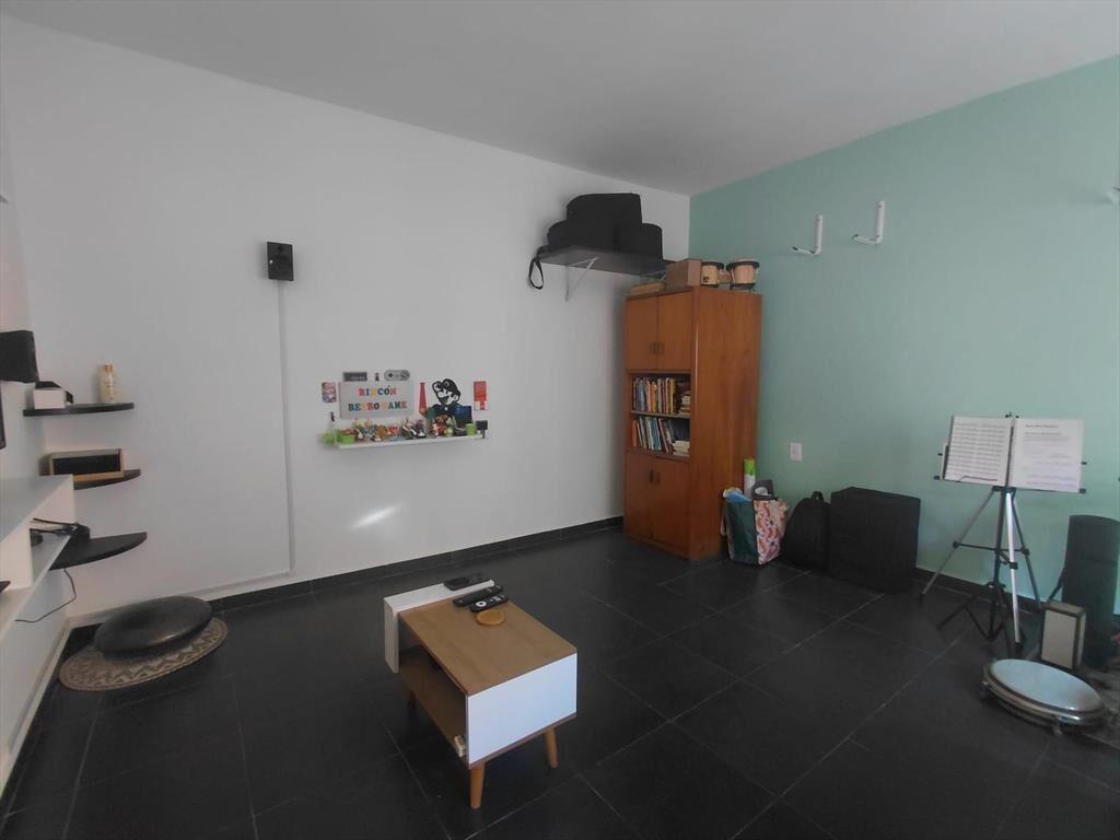VENTA APARTAMENTO DOS DORMITORIOS EN CERRITO CON PATIO Y PA