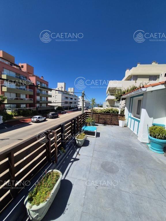 Casa de dos dormitorios en alquiler anual en del
