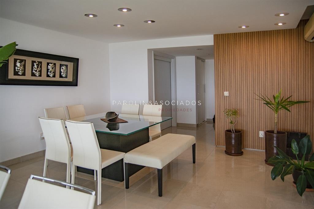 Espectacular apartamento en venta frente al mar