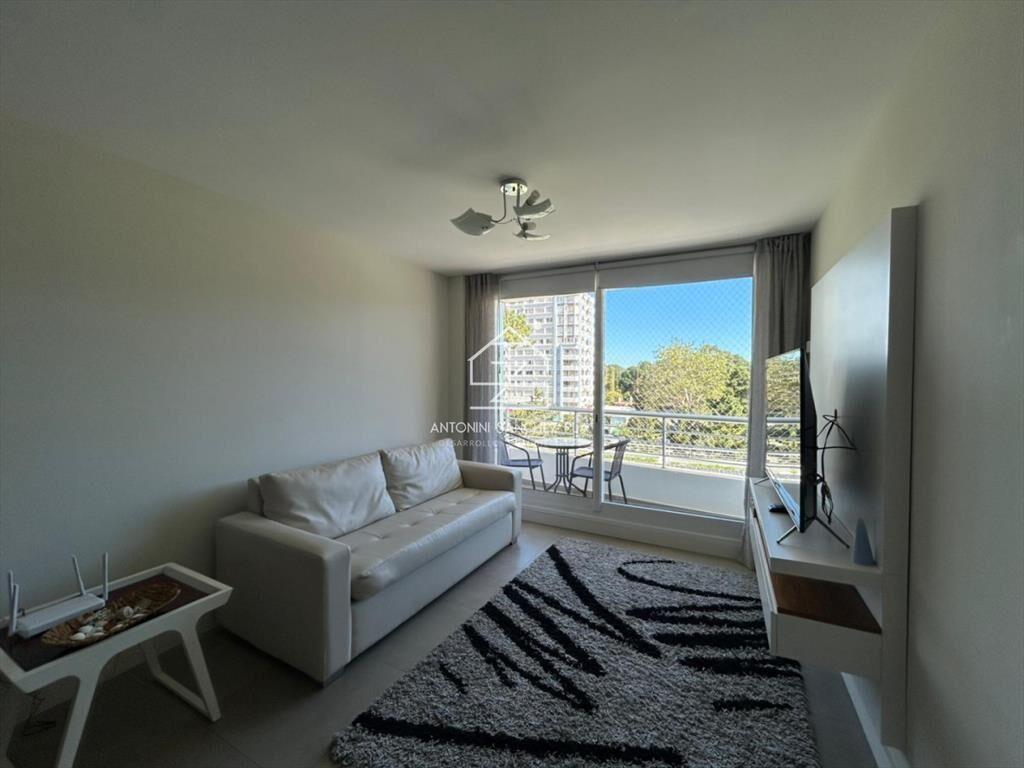 Alquiler apartamento dos dormitorios Punta del