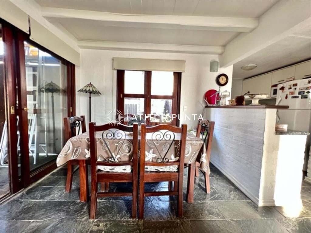 Casa en barrio privado Parque Pinares, 2