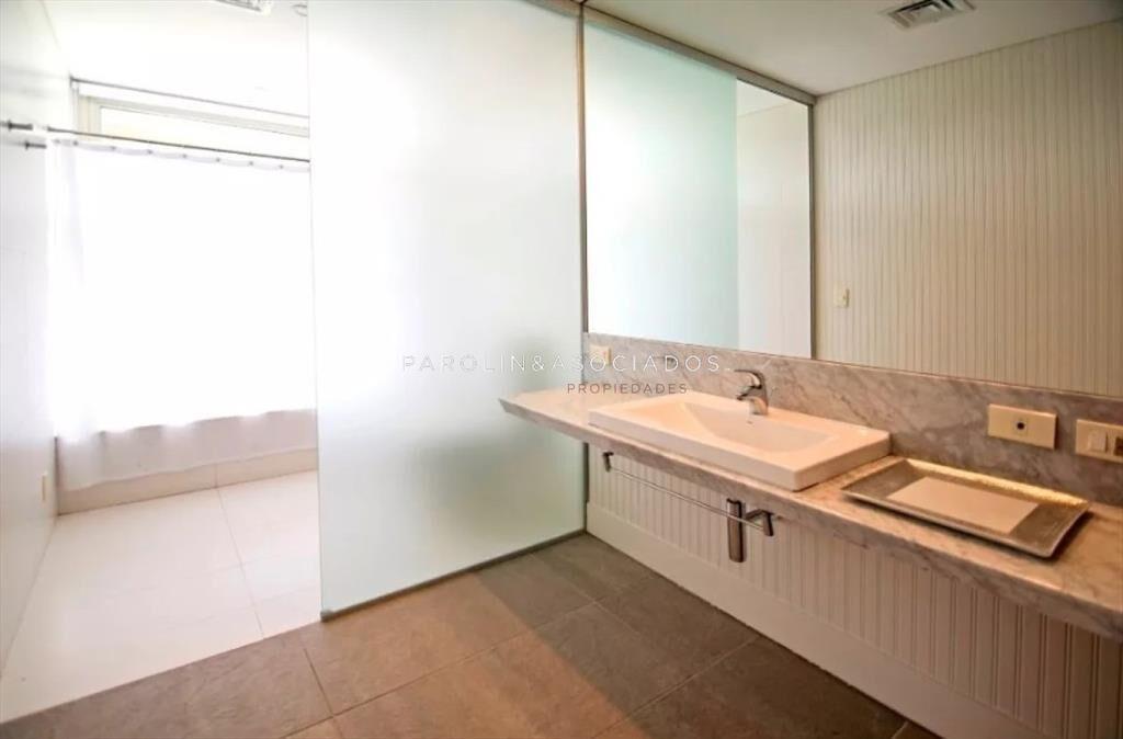 Apartamento en venta de 5 dormitorios en Grey del