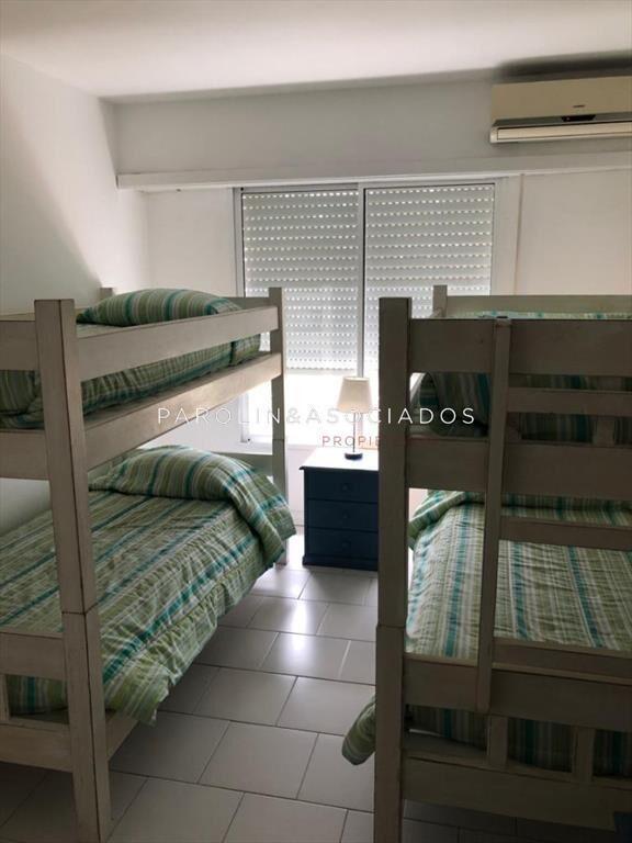 Apartamento de 2 dormitorios en venta en Pinares