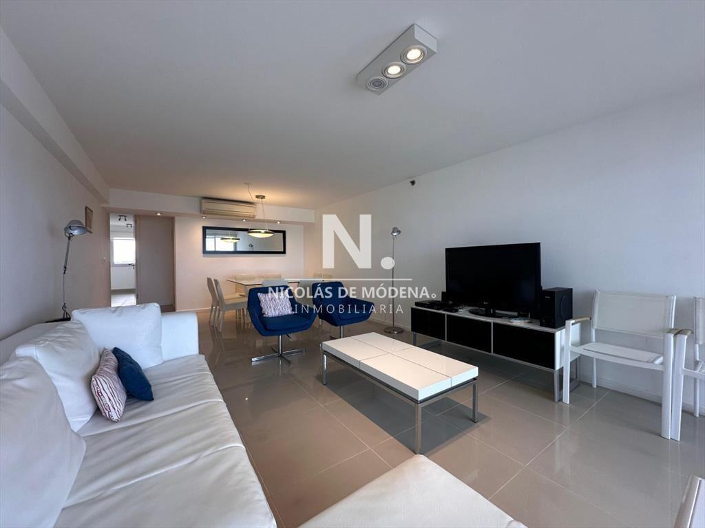 Vende apartamento en Brava, Punta del Este de 3