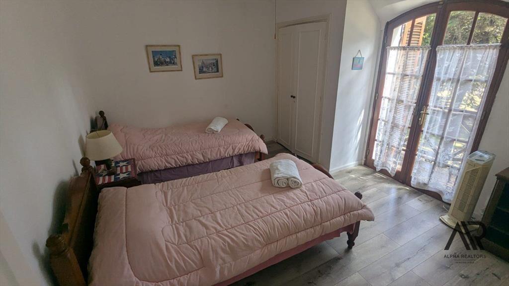 Casa en alquiler anual de 4 dormitorios en suite con pis...