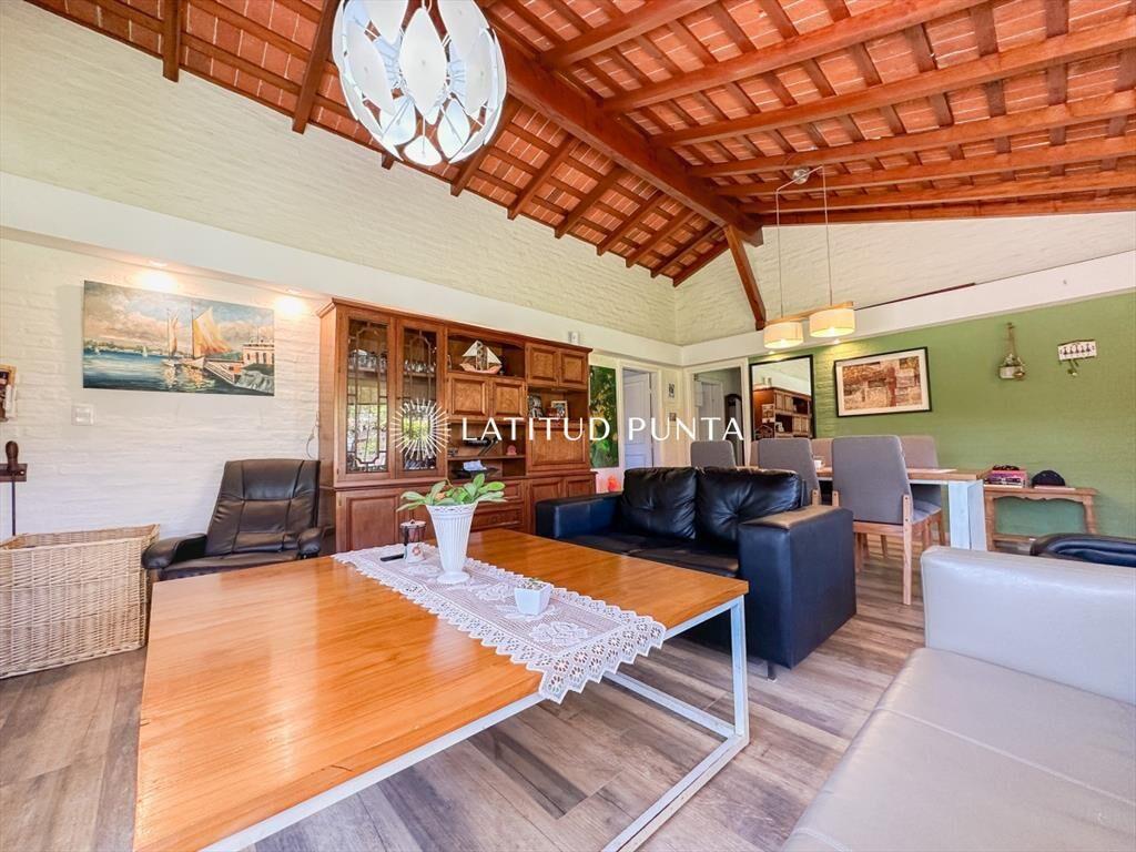 Mansa, casa con piscina climatizada
