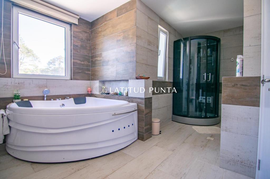 Hermosa casa en barrio privado