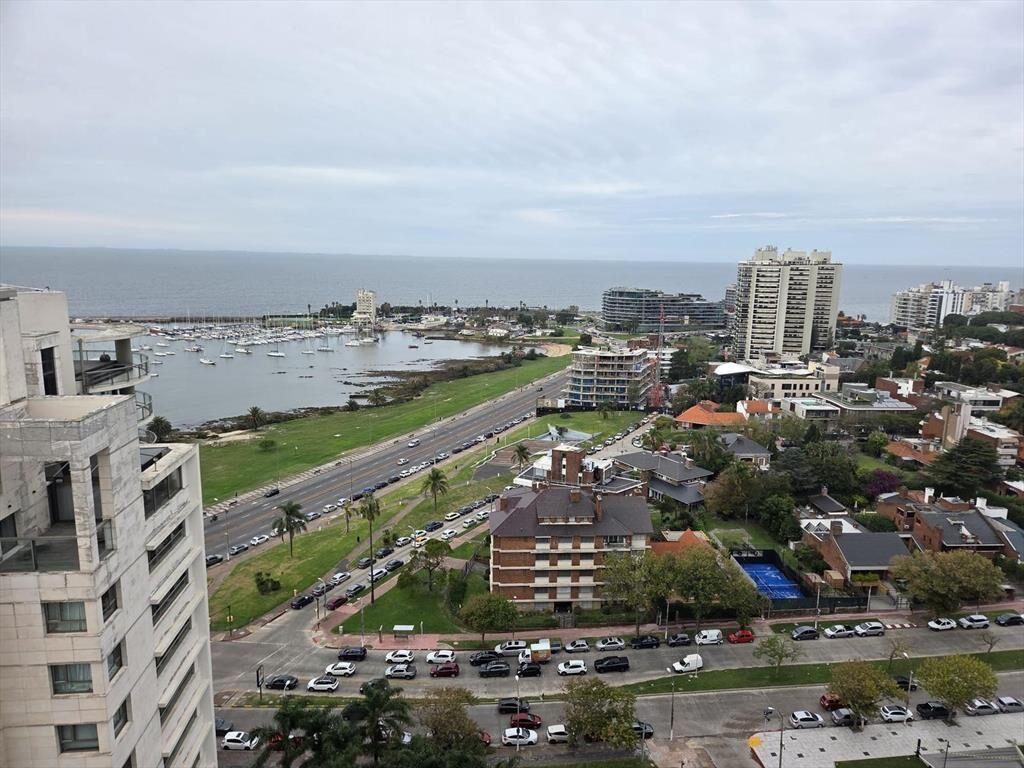 Puerto del Buceo, pent house duplex con vista al mar ,terra