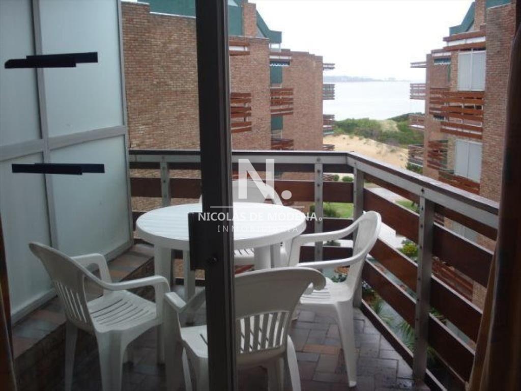 Apartamento de 1 dormitorio frente al mar