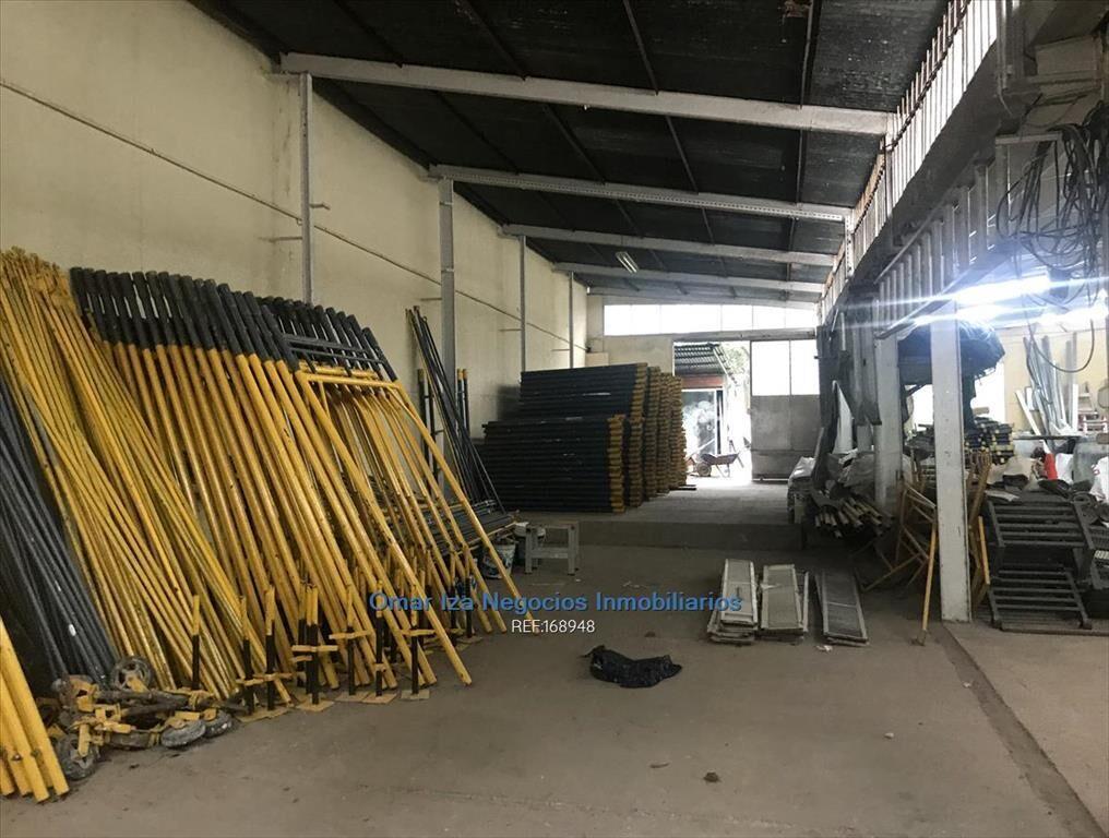 Venta local industrial malvin norte sobre Gallinal galpon