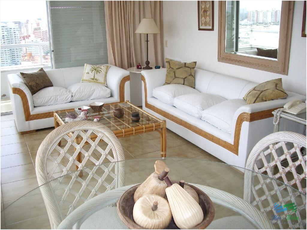 Apartamento en piso alto, torre tradicional en