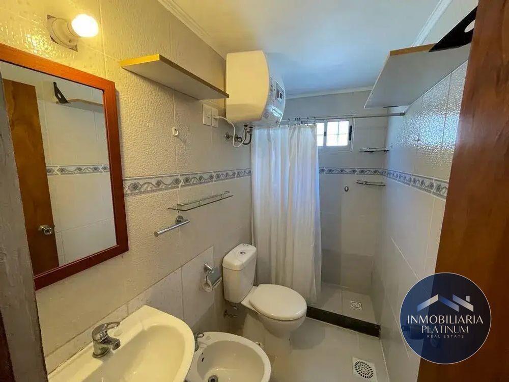 Casa en venta c/ cochera en Atlántida