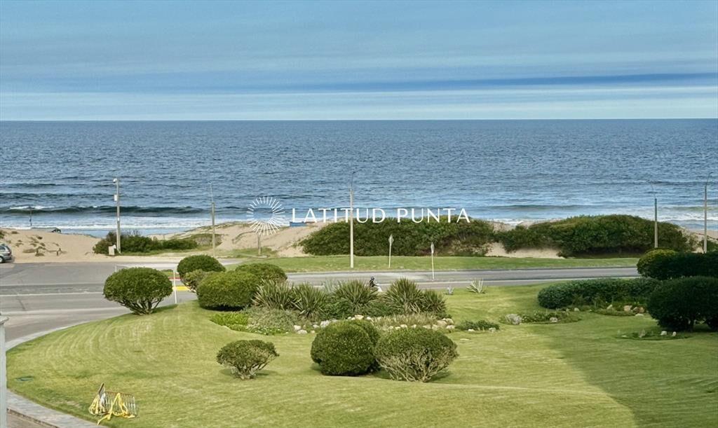 Apartamento 2 dormitorios frente a la playa