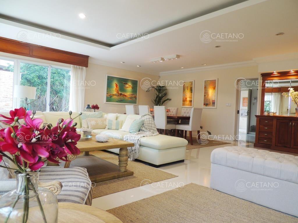 Venta casa 4 dormitorios playa mansa Punta del Este