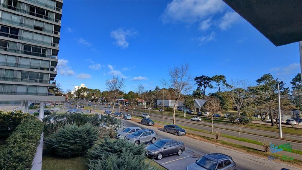 Venta de apartamento 1 dormitorio esquinero con y