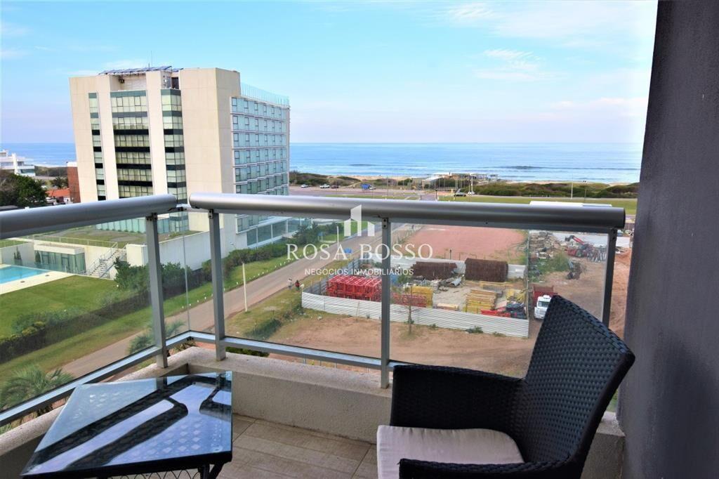 Excelente apartamento ubicado sobre la Brava!