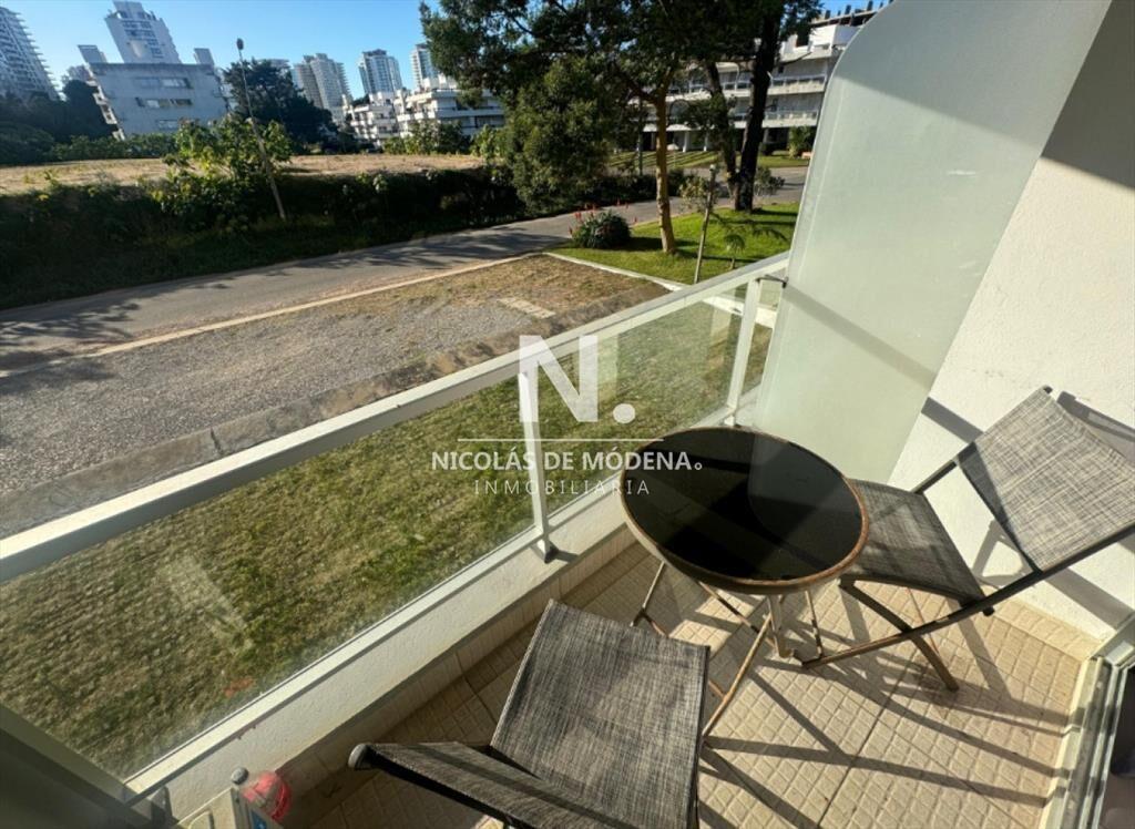 Vende apartamento de 1 dormitorio en Aidy Grill.