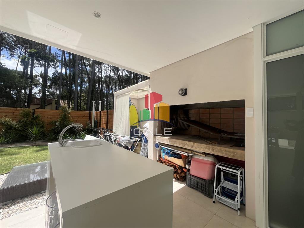 Casa en Venta 4 Dormitorios en Solanas Barrio del