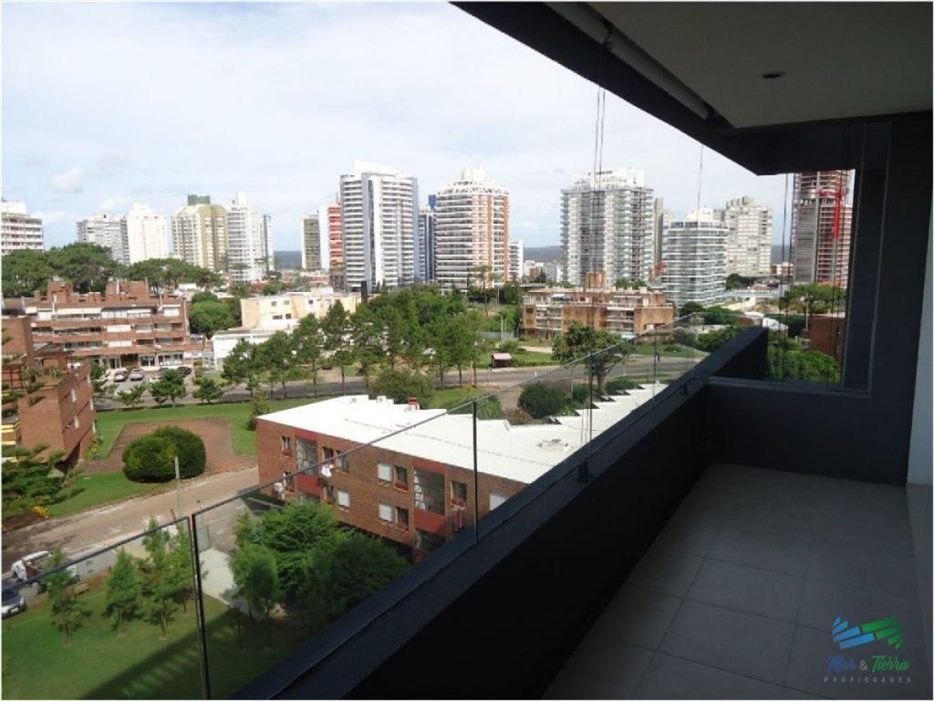Apartamento de 2 dormitorios ,Punta del Este