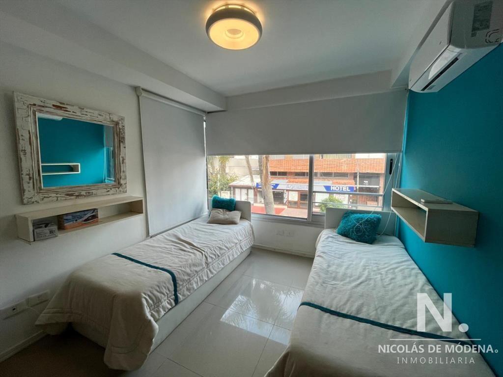 Apartamento en Venta de 2 dormitorios a cuadras del Puerto