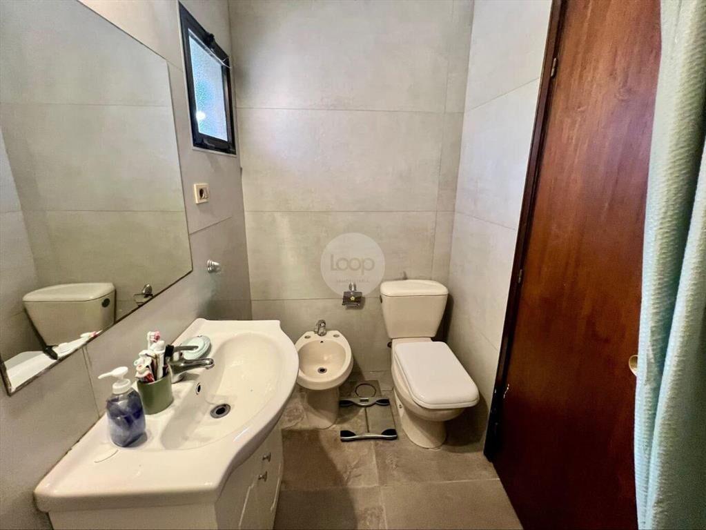 Venta Casa 3 Dormitorios, garaje y fondo en Malvín Sur