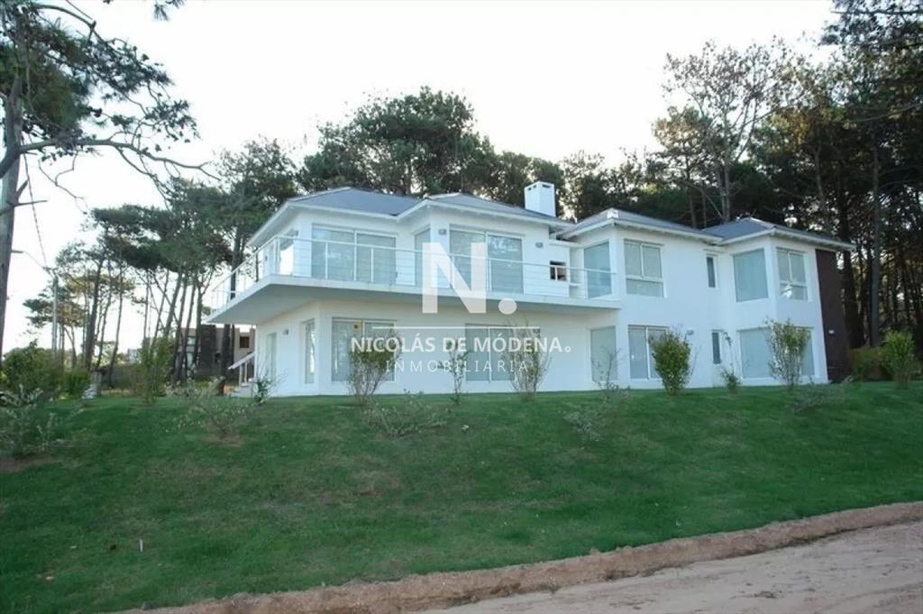 Casa de 6 dormitorios en venta proximo al mar, Montoya Punt