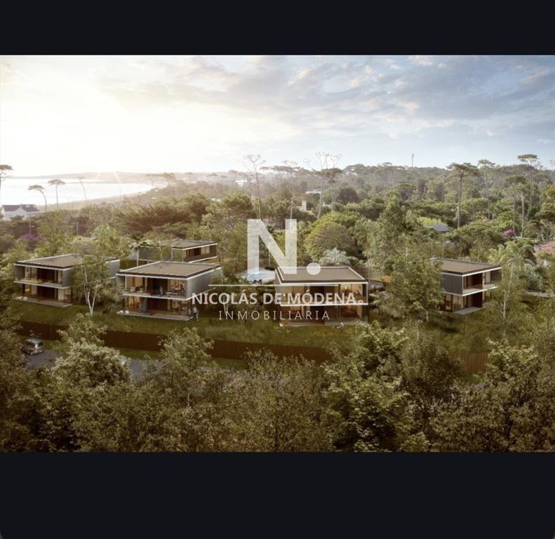 Vende casa de 3 dormitorios en Punta del Este a
