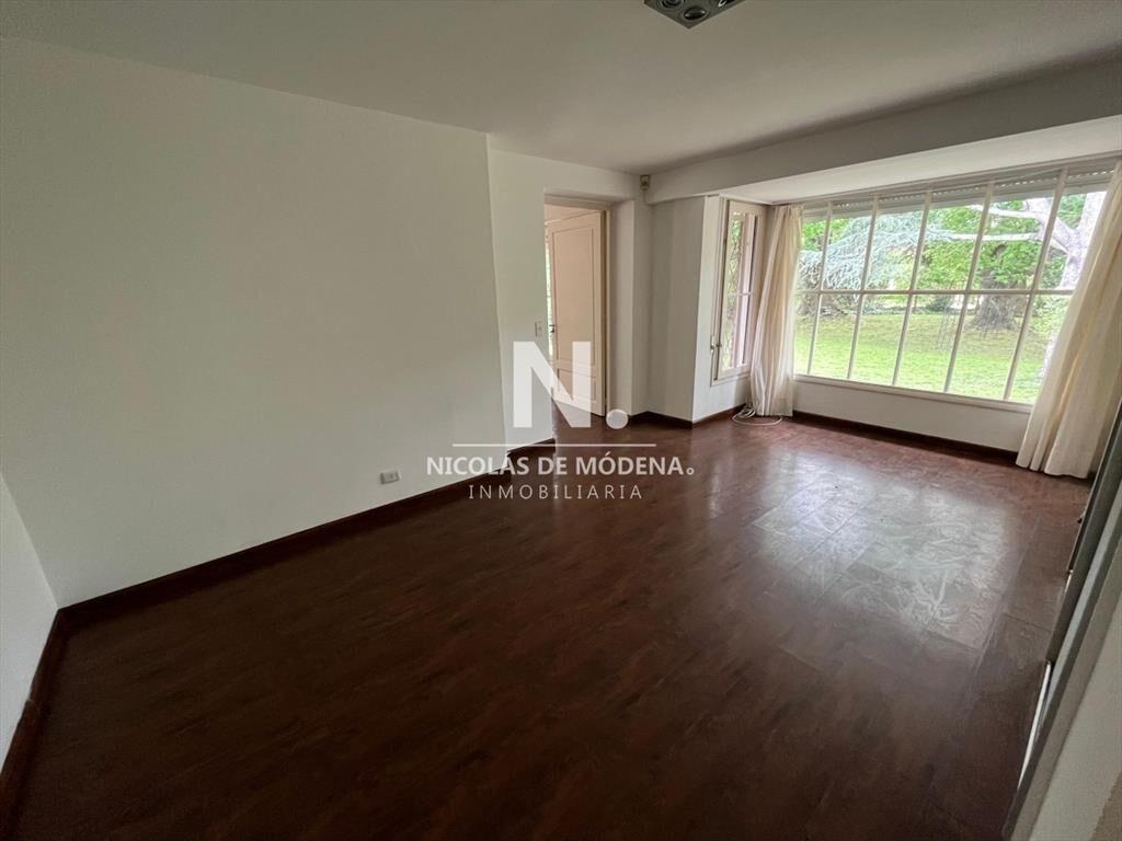 Chalet de 3 dormitorios mas dependencia en venta