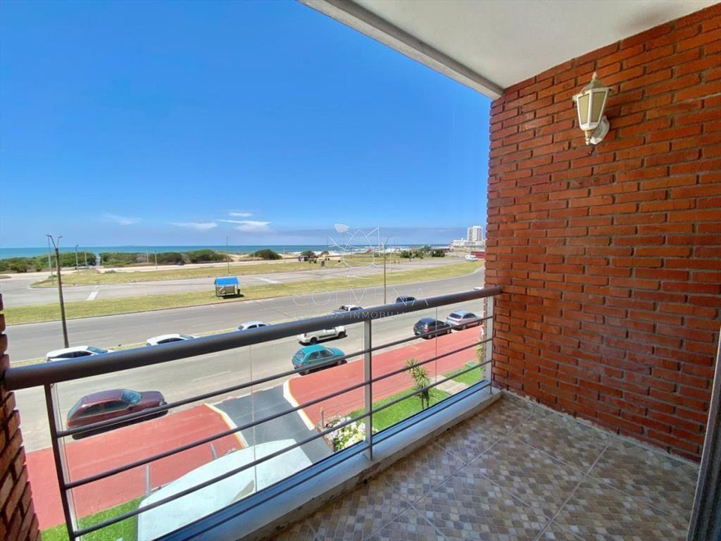 Apartamento de 2 dormitorio y medio en Primera de