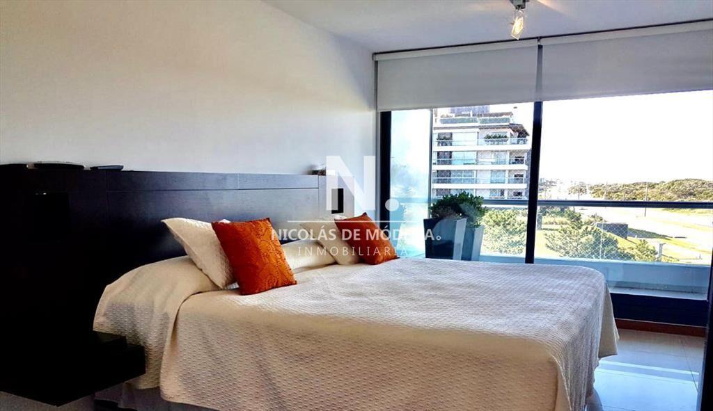 Excelente apartamento con 3 dormitorios - Playa Brava