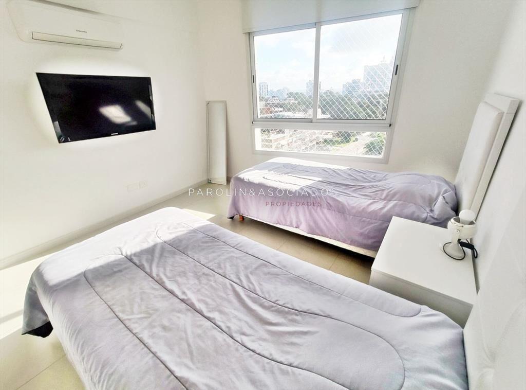 Botavara 2 dormitorios en Edificio con