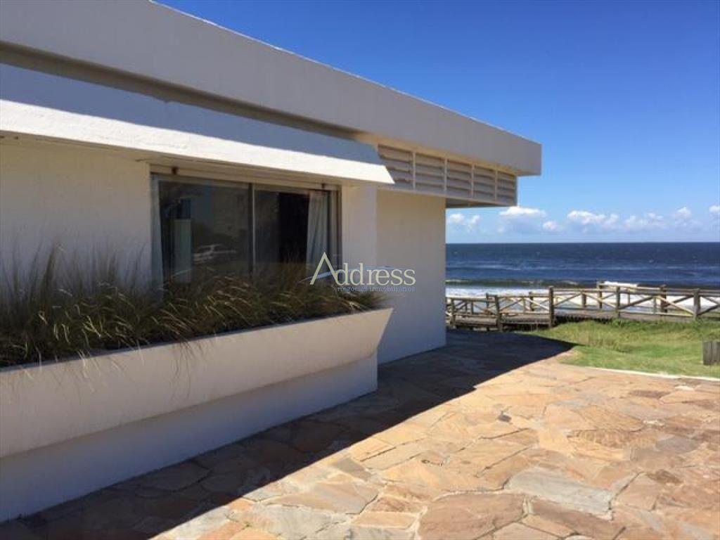 casa frente al mar en la barra