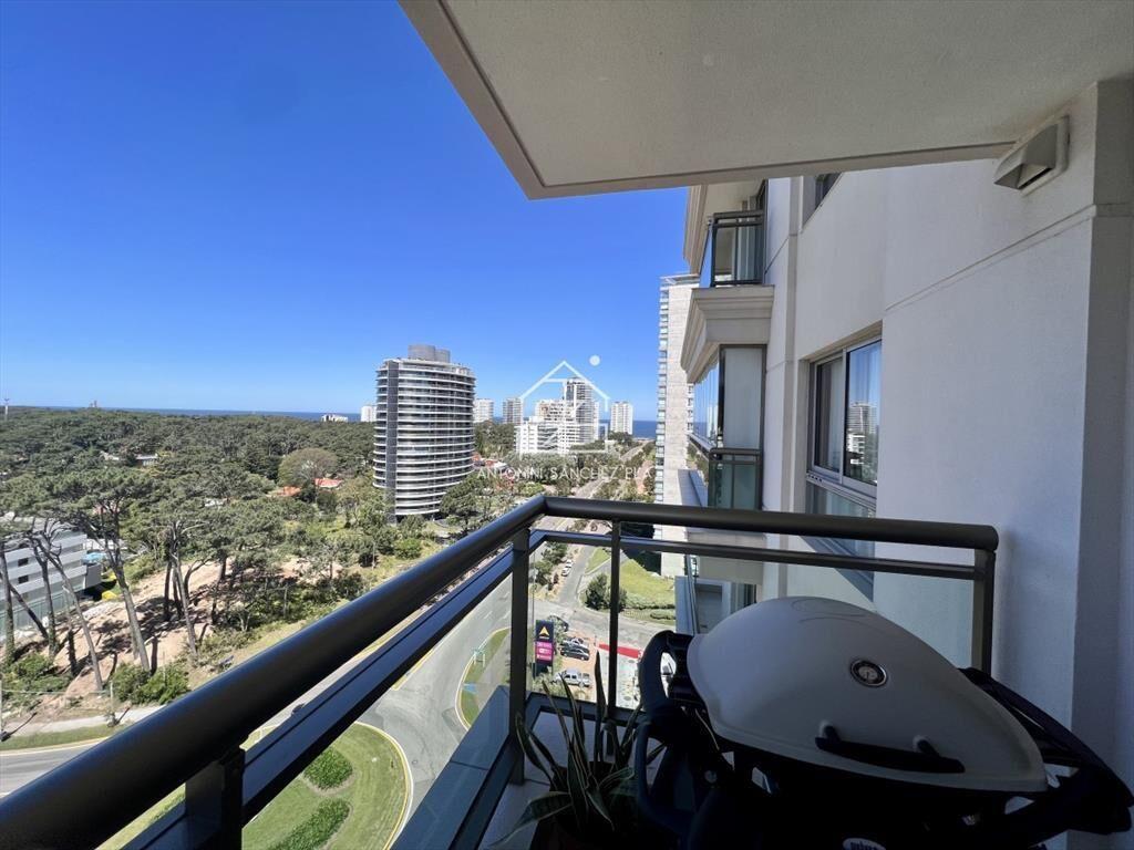 Apartamento de 2 dormitorios con servicio de playa. Place L