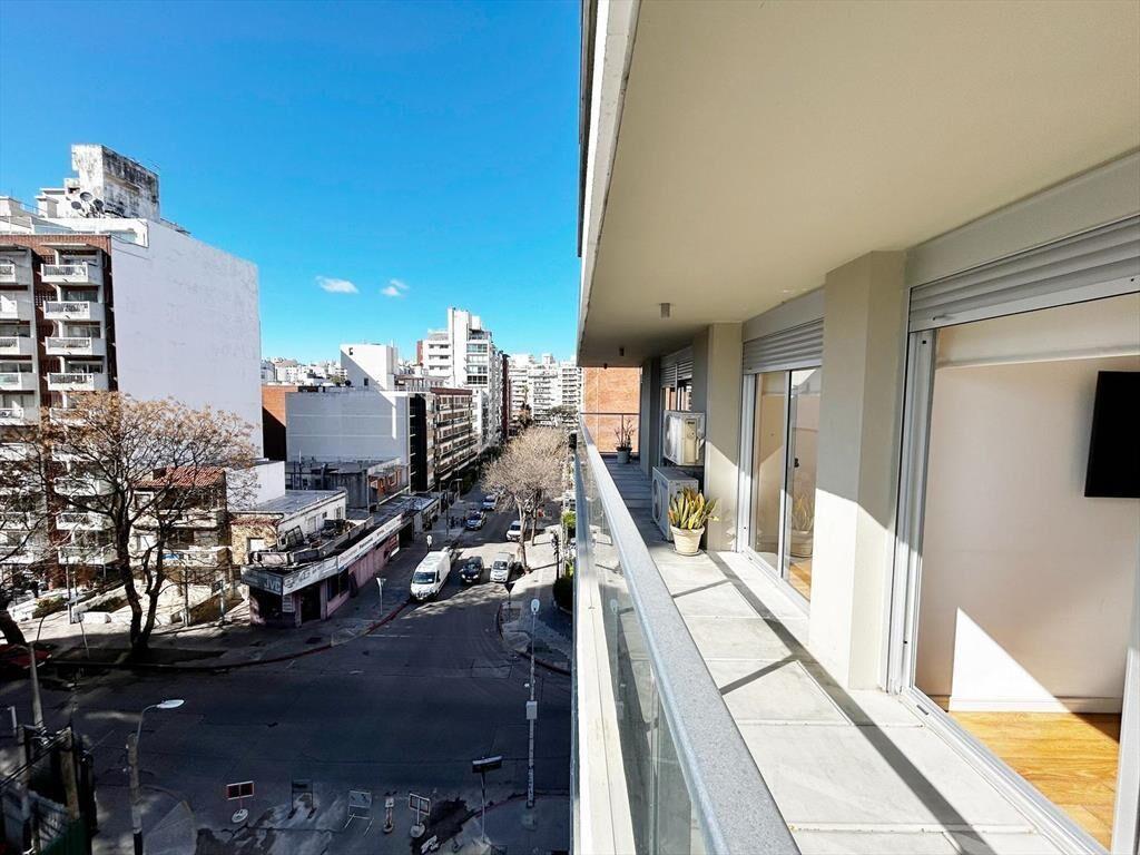 Alquiler Apartamento de 2 dormitorios y cochera en Pocitos