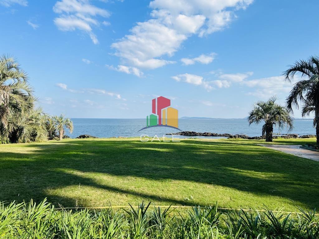 Venta de destacado apartamento en Punta Ballena,