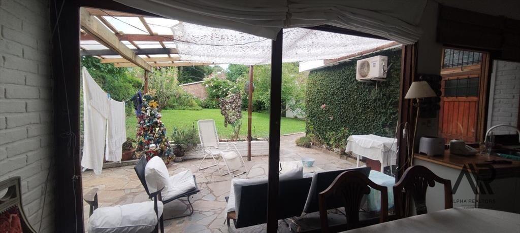 Casa en venta de 4 dormitorios c/ cochera en Jardin Pinares