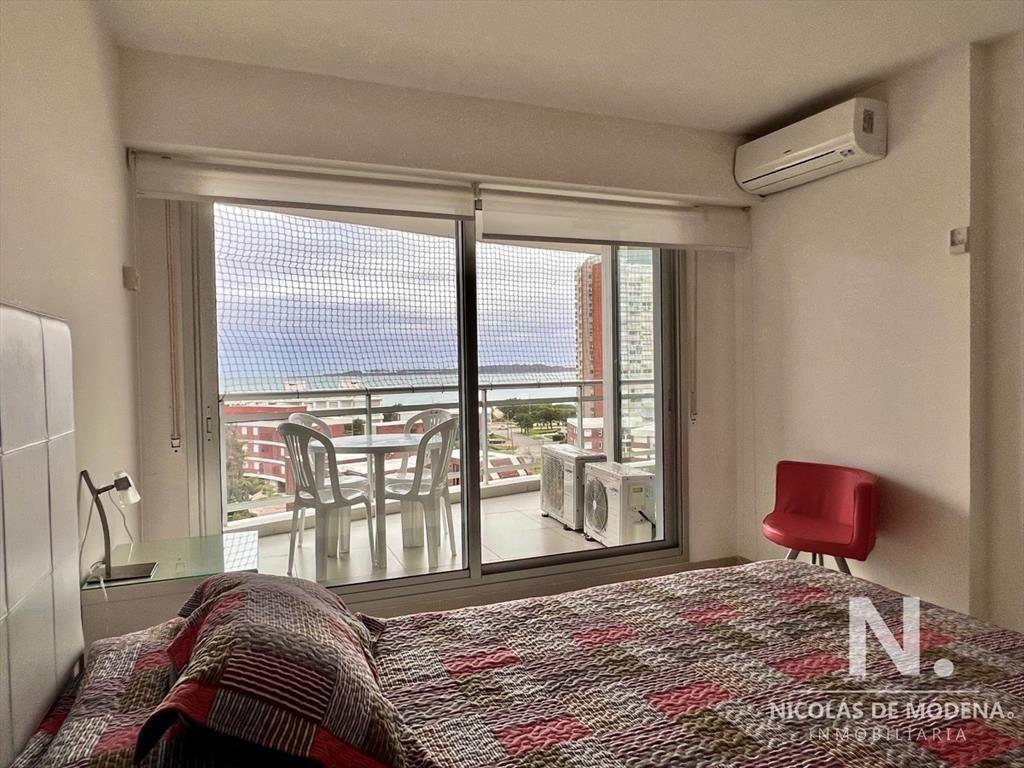 Apartamento en alquiler temporario Playa Mansa 2 dormitorio