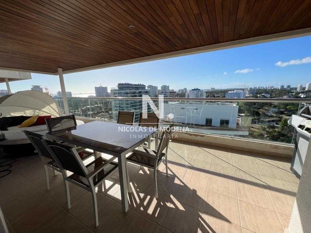 Iluminado departamento en Venta en Punta del Este