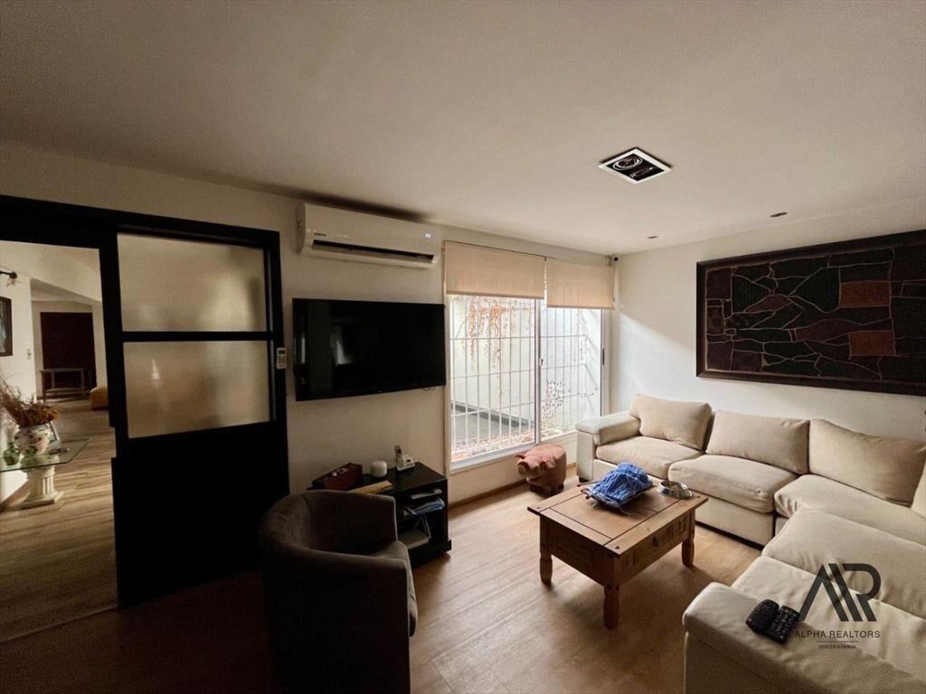 Venta casa de 6 dormitorios en Carrasco