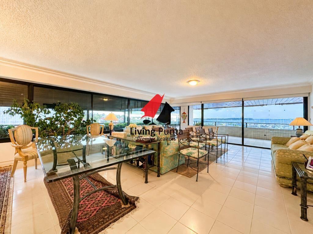 Departamento en Portofino con 2 garajes y hermosa vista al