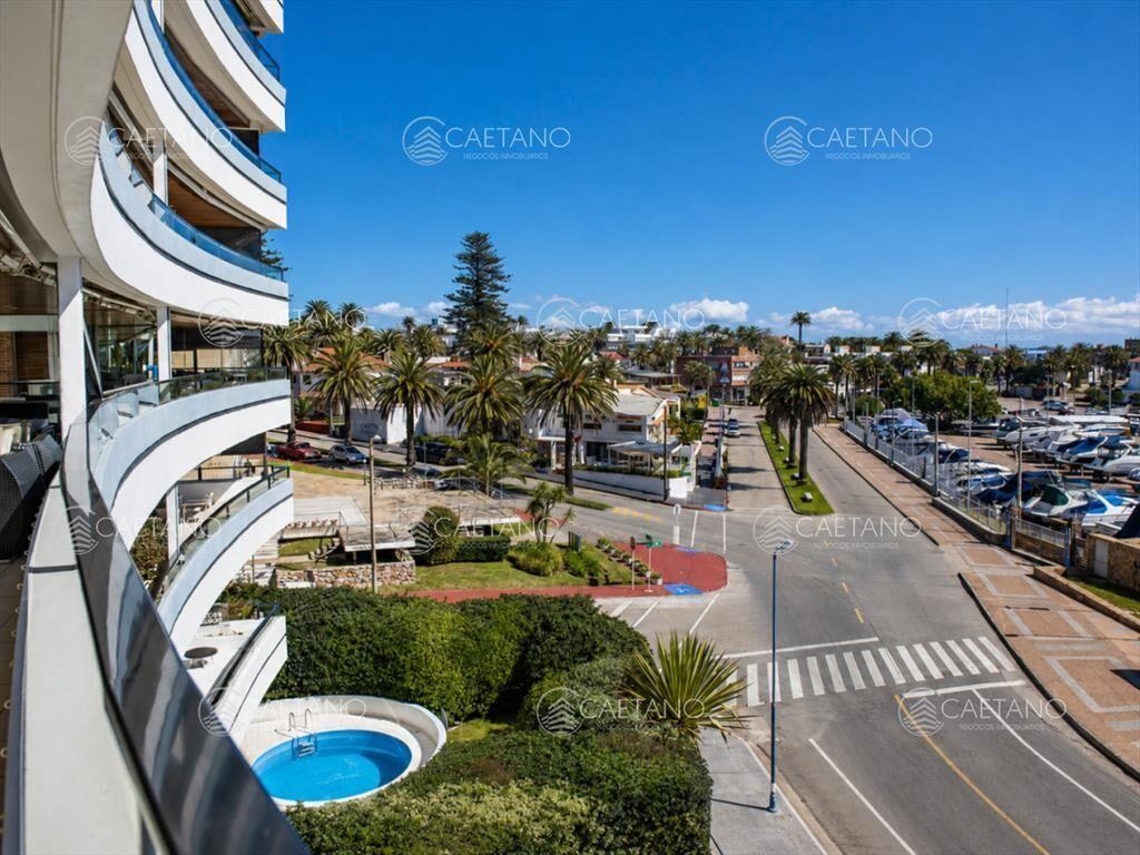 Venta apartamento 3 dormitorios. Puerto, Punta